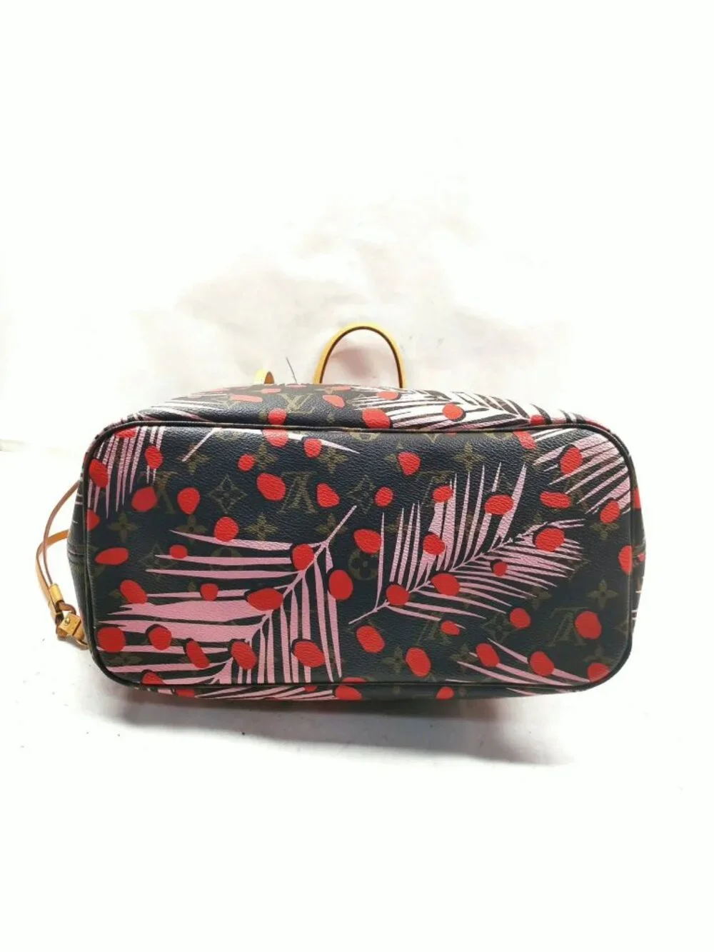 Authentic Louis Vuitton Neverfull MM Jungle Monogram Tote Bag - Picture 6 of 16